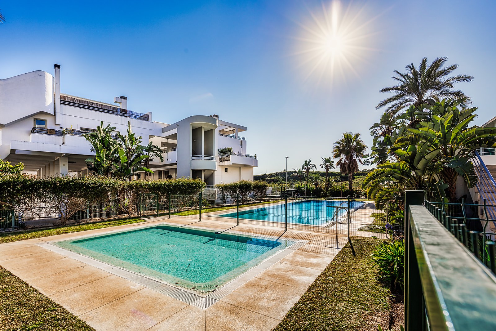 Dúplex Cala de Mijas exterior — fotografía inmobiliaria HDR Costa del Sol