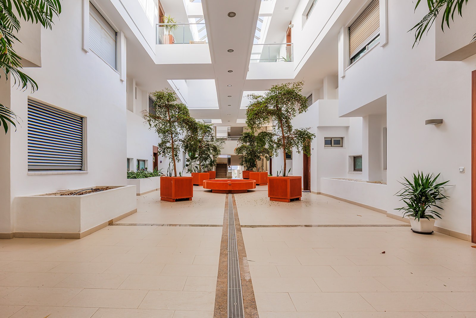 Patio dúplex Cala de Mijas — fotografía inmobiliaria HDR