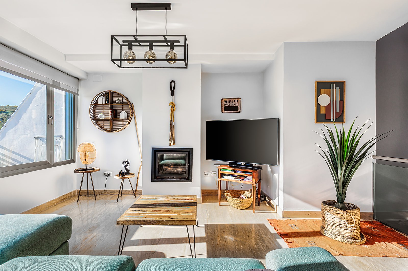 Salón dúplex Cala de Mijas — fotografía inmobiliaria HDR