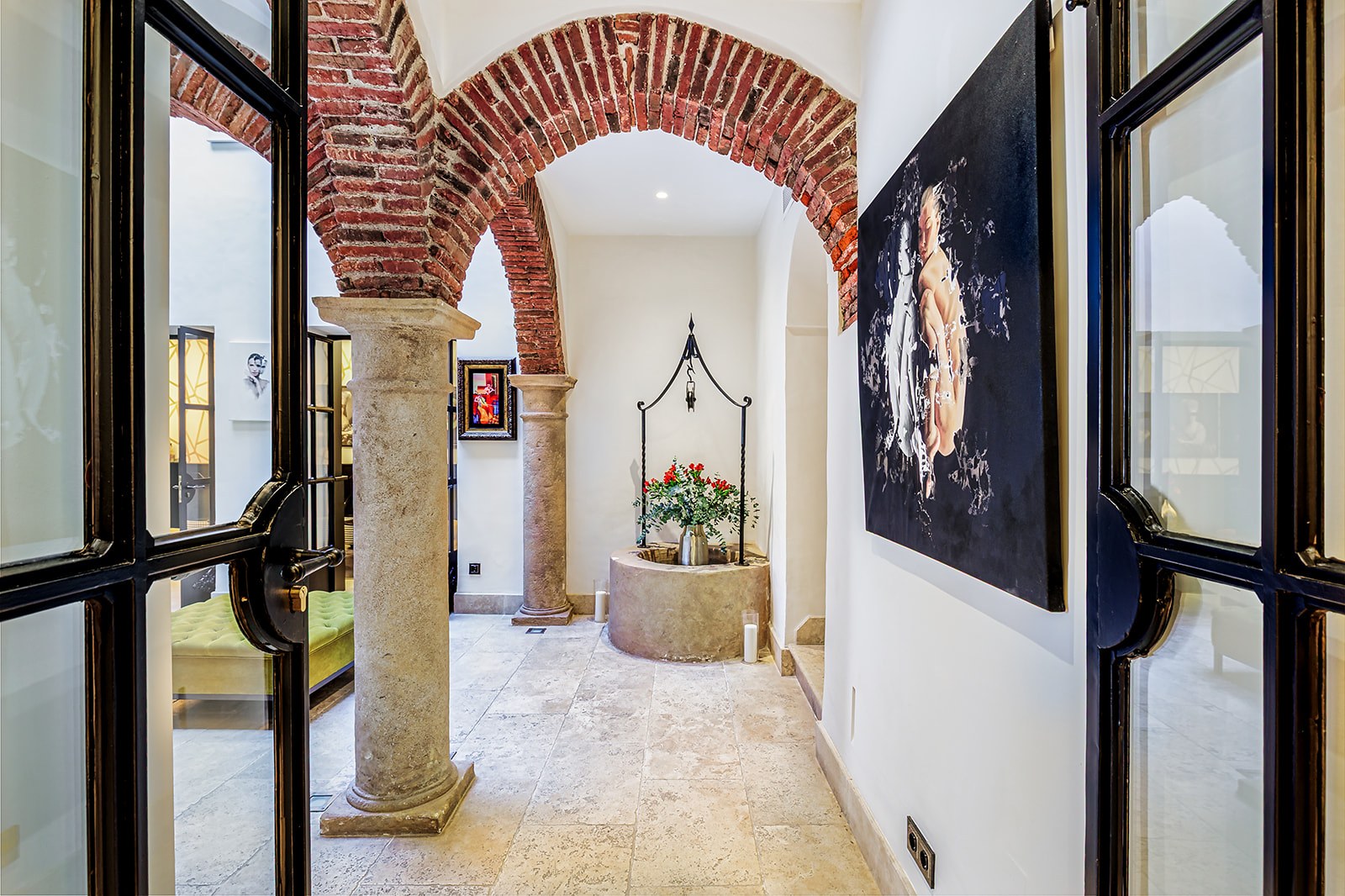 Hotel Claude Marbella patio exterior — fotografía hotelera