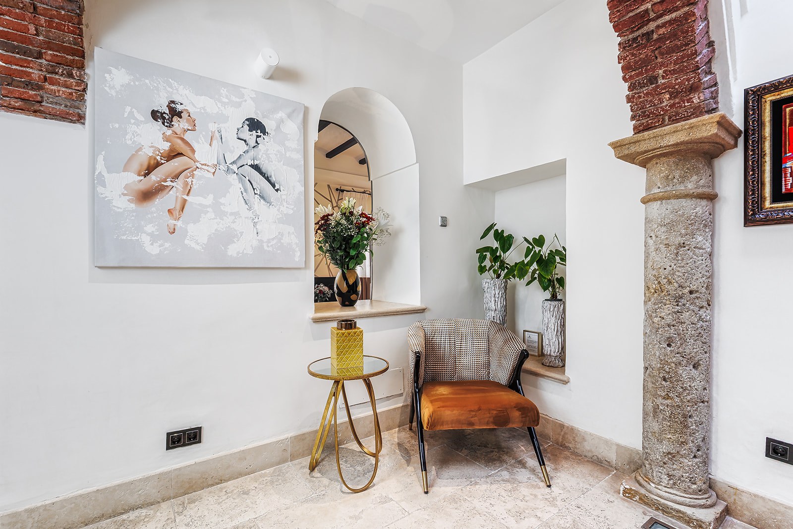 Hotel Claude Marbella jardín patio — fotografía hotel lujo